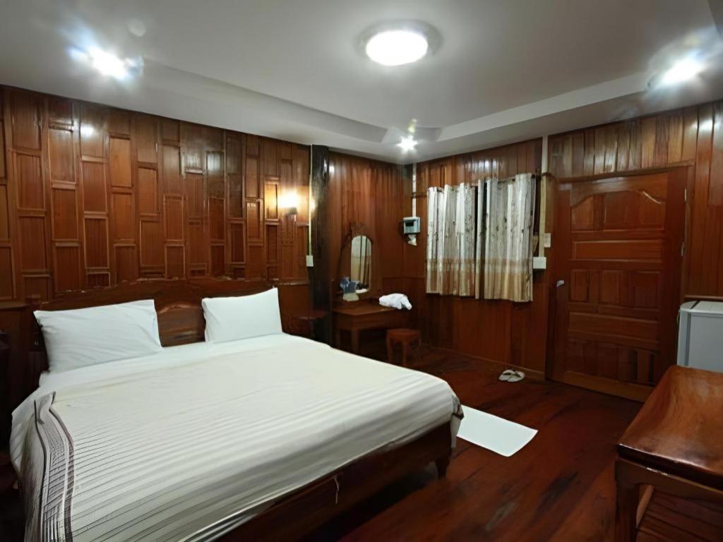 Plaifah Resort Ubon Song Khon Exterior foto