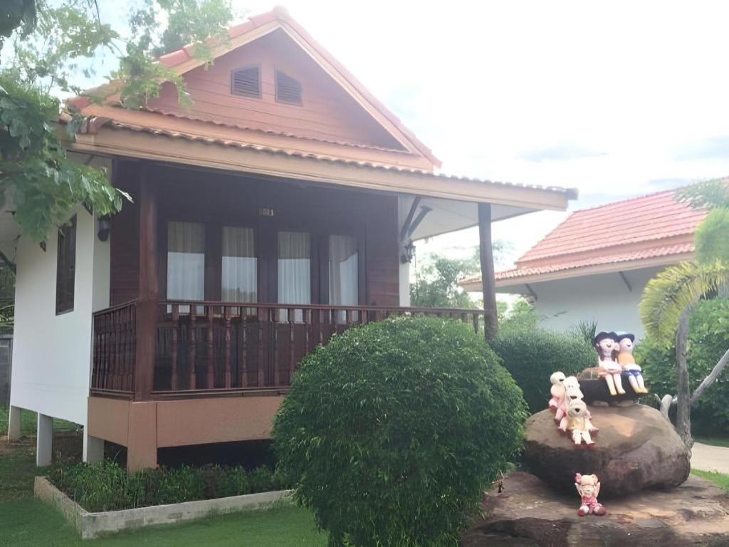 Plaifah Resort Ubon Song Khon Exterior foto